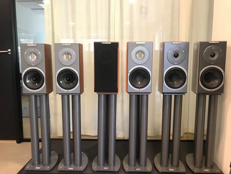 Audiovector standmount speakers