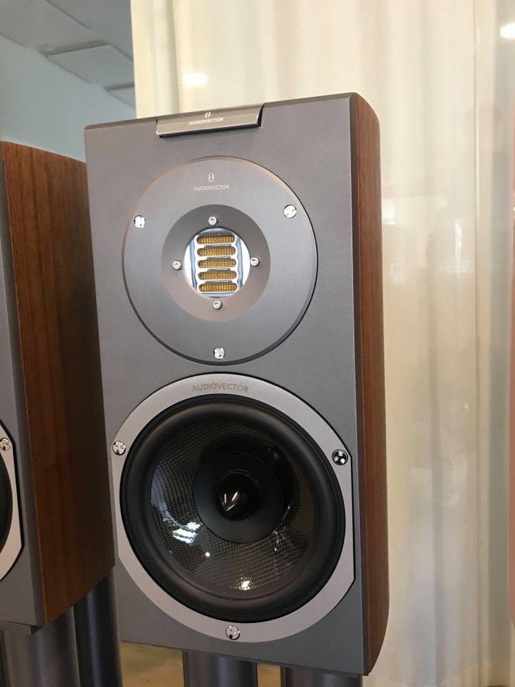 Audiovector R1 bookshelf speaker