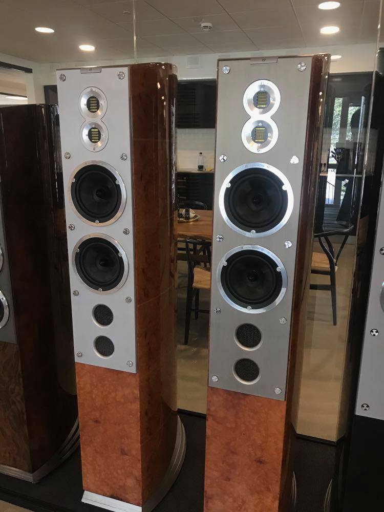 Audiovector R11